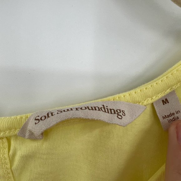 Soft Surroundings Angelwing Top Embroidered Floral‎ Keyhole Yellow Size Medium - Picture 6 of 7